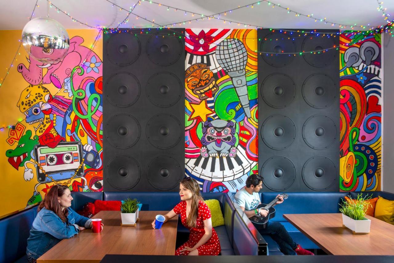 Let'S Rock Party Hostel! Age Limit From 18 Until 40! Cracovia Exterior foto