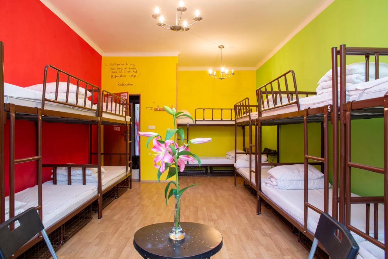 Let'S Rock Party Hostel! Age Limit From 18 Until 40! Cracovia Exterior foto