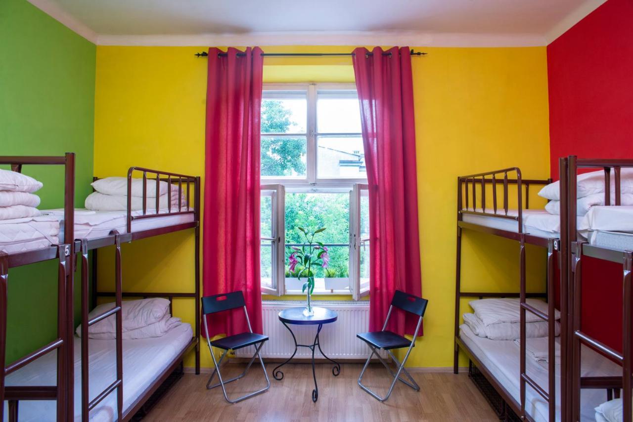 Let'S Rock Party Hostel! Age Limit From 18 Until 40! Cracovia Exterior foto