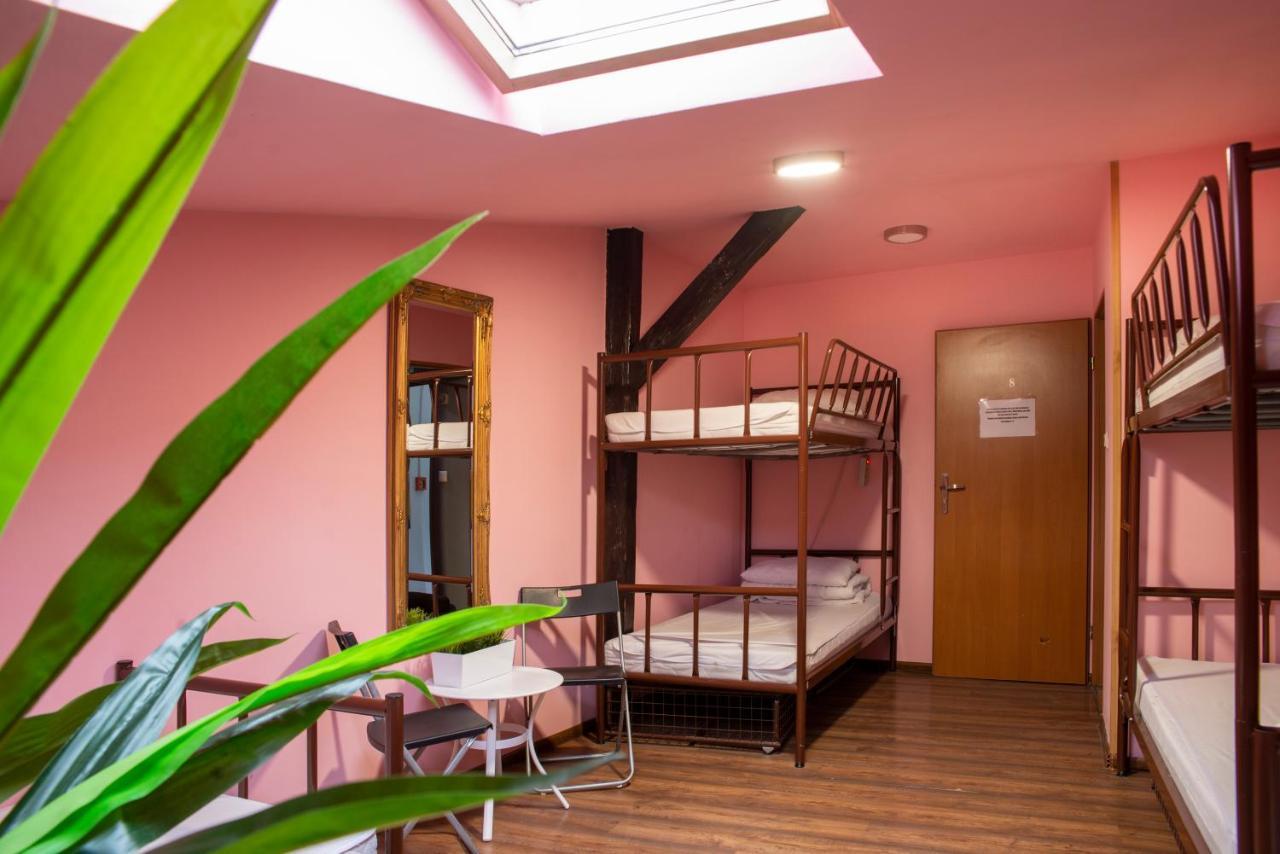 Let'S Rock Party Hostel! Age Limit From 18 Until 40! Cracovia Exterior foto