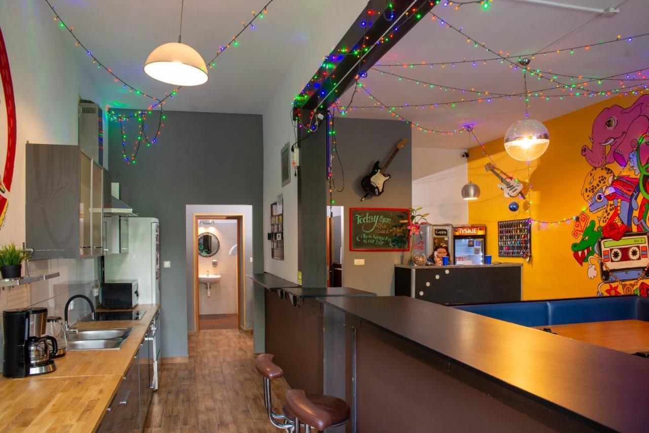 Let'S Rock Party Hostel! Age Limit From 18 Until 40! Cracovia Exterior foto