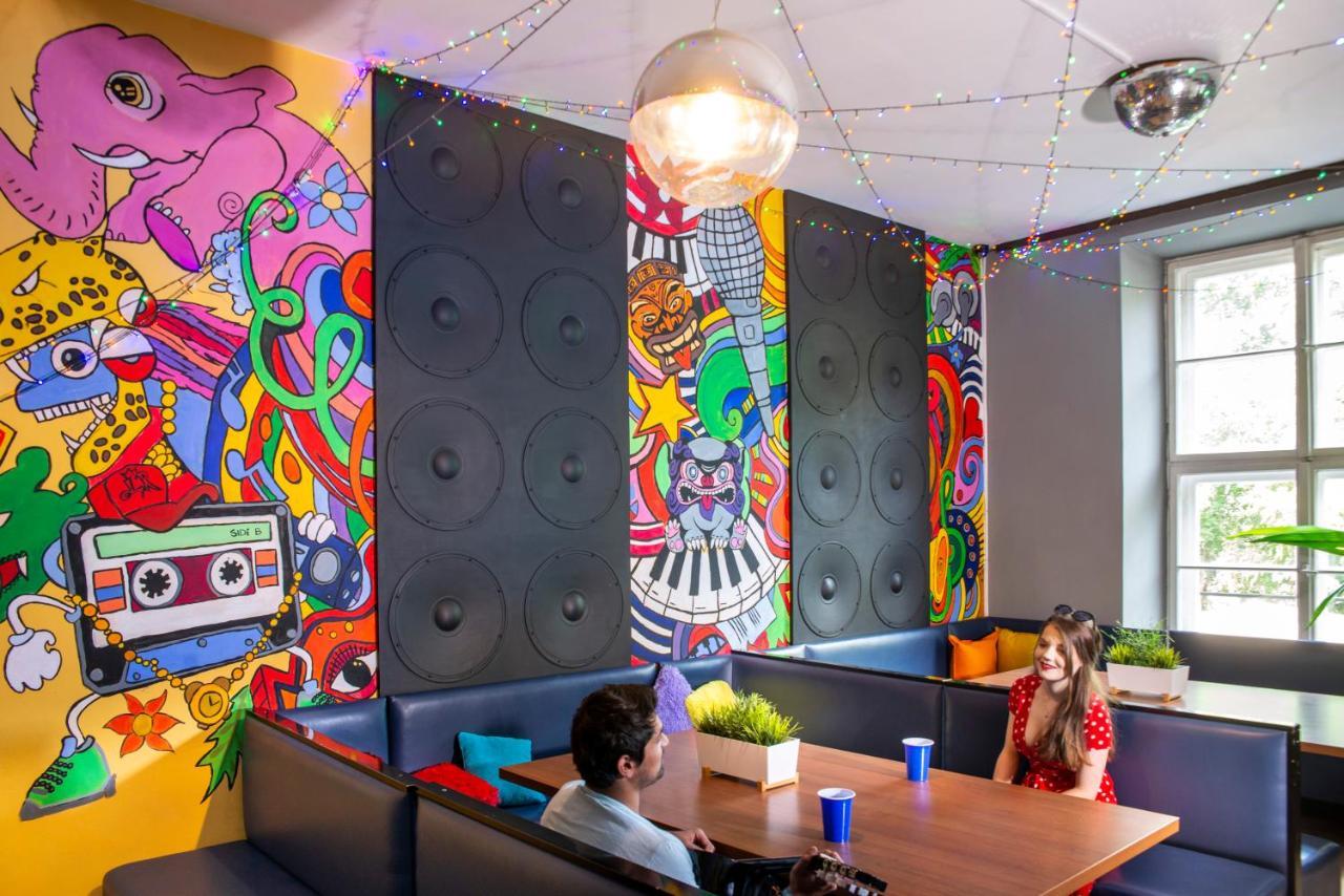 Let'S Rock Party Hostel! Age Limit From 18 Until 40! Cracovia Exterior foto