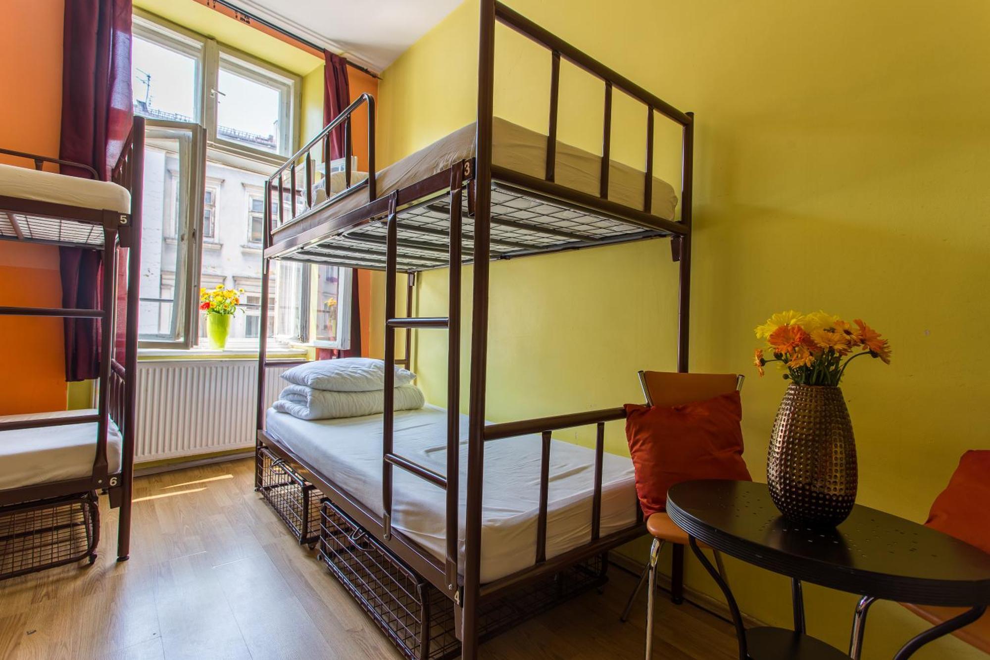 Let'S Rock Party Hostel! Age Limit From 18 Until 40! Cracovia Habitación foto