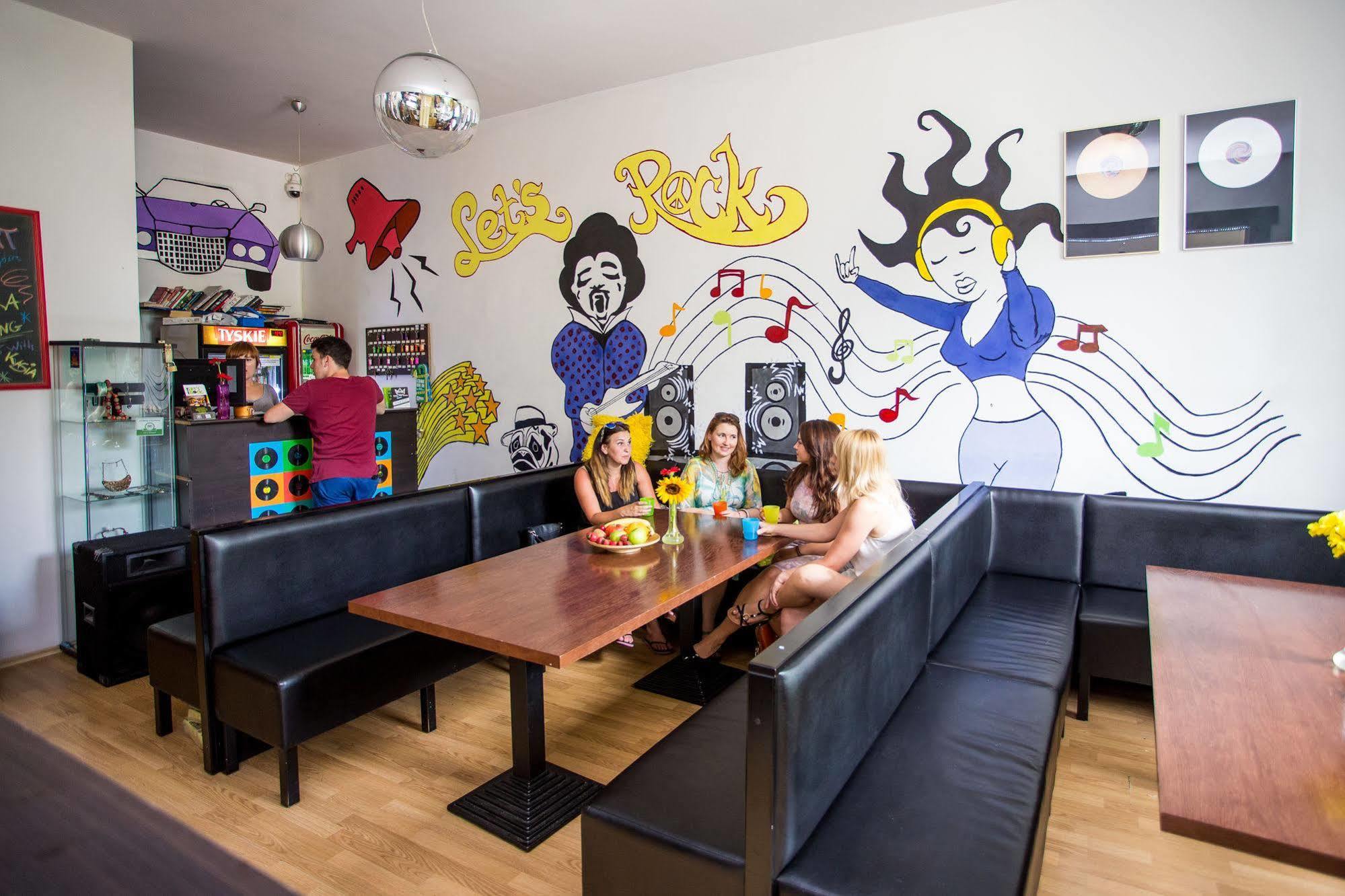 Let'S Rock Party Hostel! Age Limit From 18 Until 40! Cracovia Exterior foto
