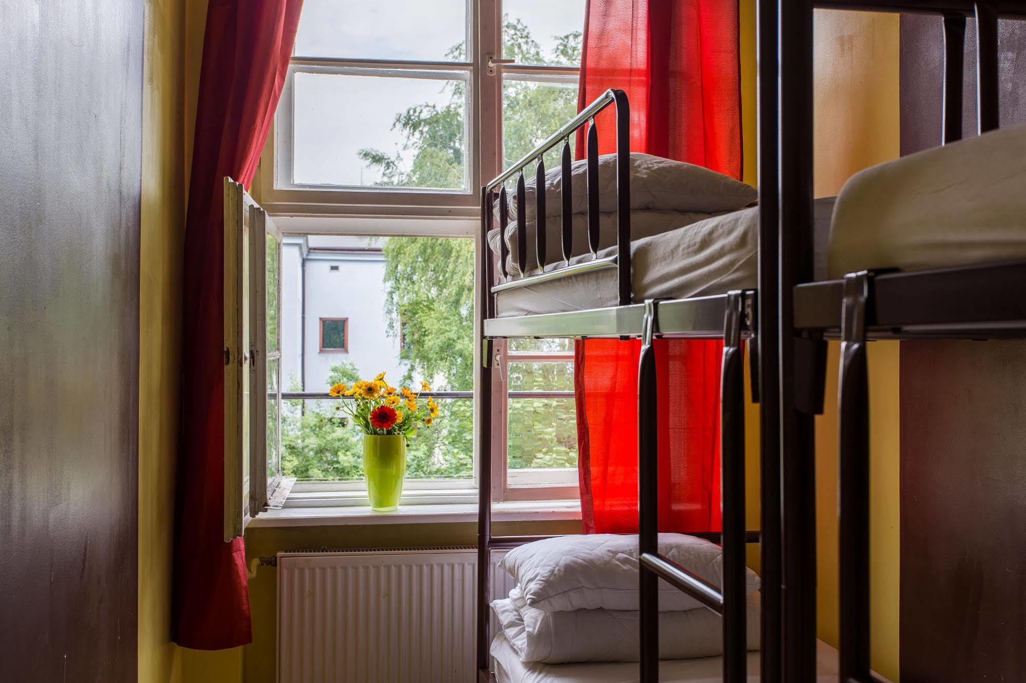 Let'S Rock Party Hostel! Age Limit From 18 Until 40! Cracovia Exterior foto