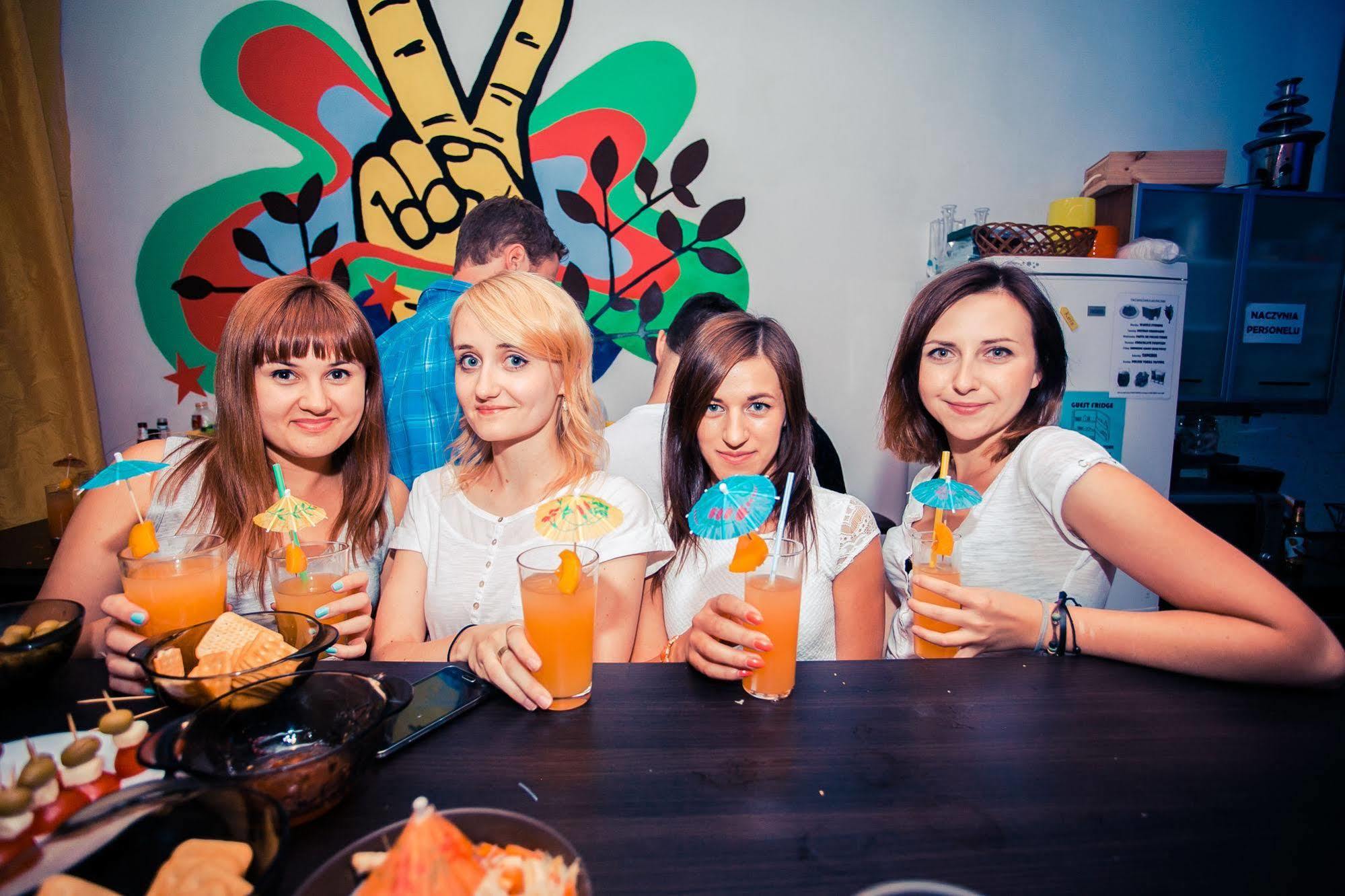 Let'S Rock Party Hostel! Age Limit From 18 Until 40! Cracovia Exterior foto